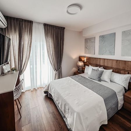 Emerald Palm Residence Адехе Екстериор снимка