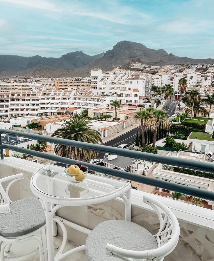 Emerald Palm Residence Адехе Екстериор снимка